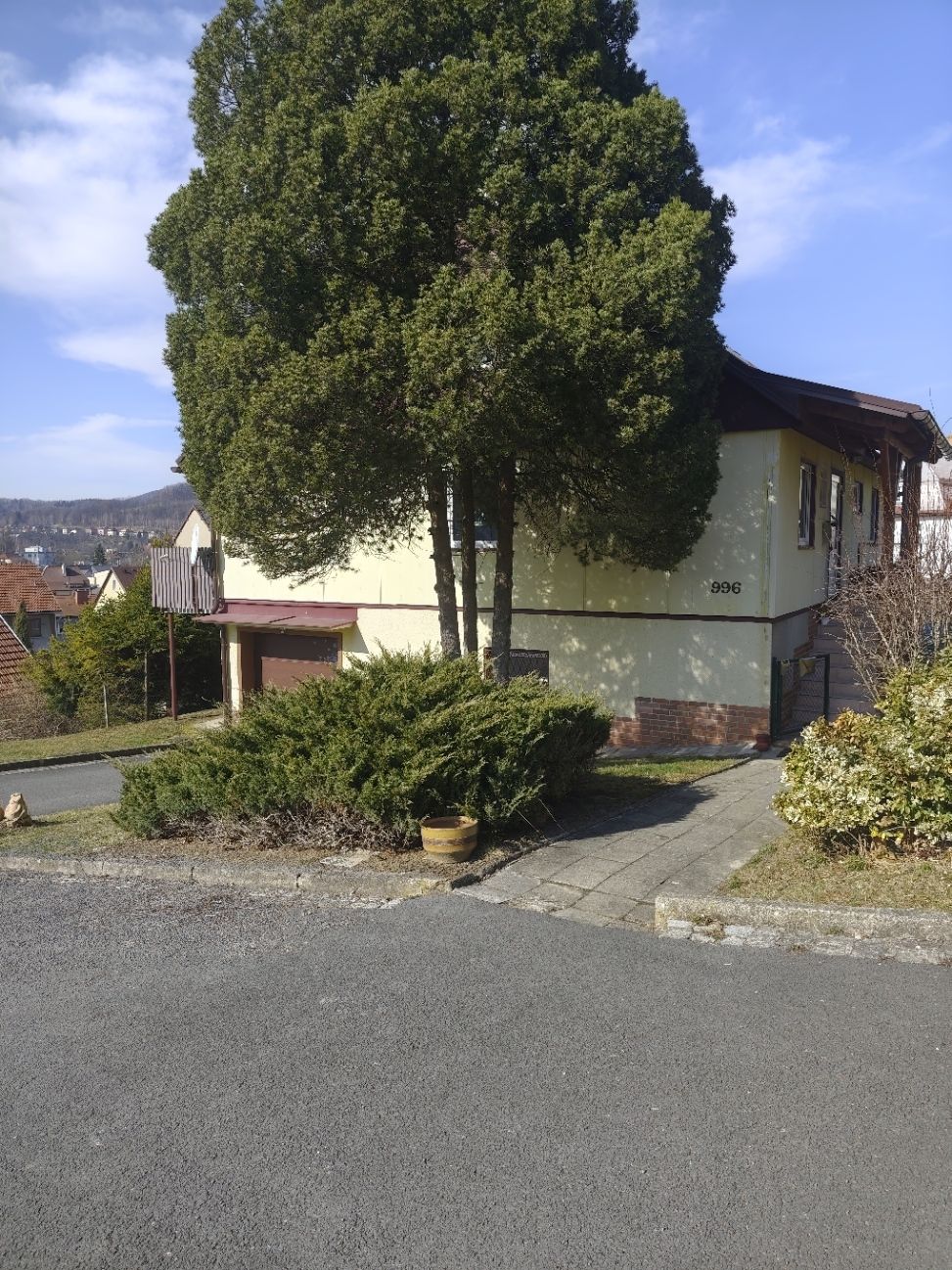 Rodinný dům s apartmánem v podkroví