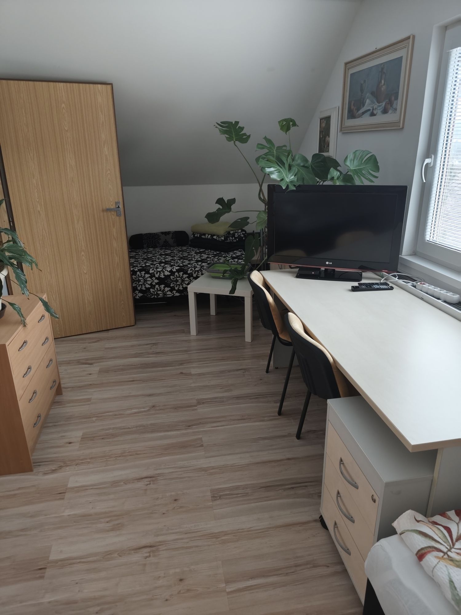 Pracovní kout ve druhém pokoji